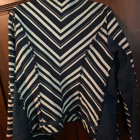 Flattering versatile Lane Bryant Navy blazer jacket 16 - Picture 3 of 4